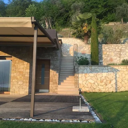 Miralago By Interhome * مالتشيزينيه