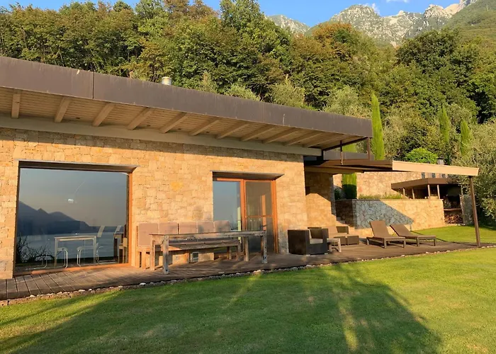 Semesterbostad Miralago By Interhome Malcesine