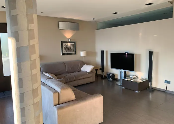 Semesterbostad Miralago By Interhome